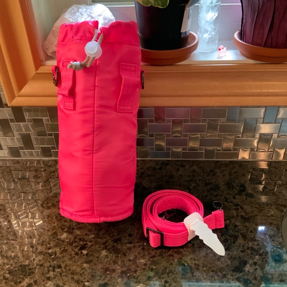 LUG PINK HUGGIE “W” - NWOT - Picture 3 of 5